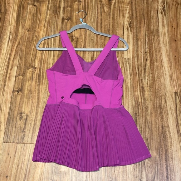 Lululemon women’s City Tank 10 Ultra Violet peplum pleated athletic Athleisure - Picture 5 of 8
